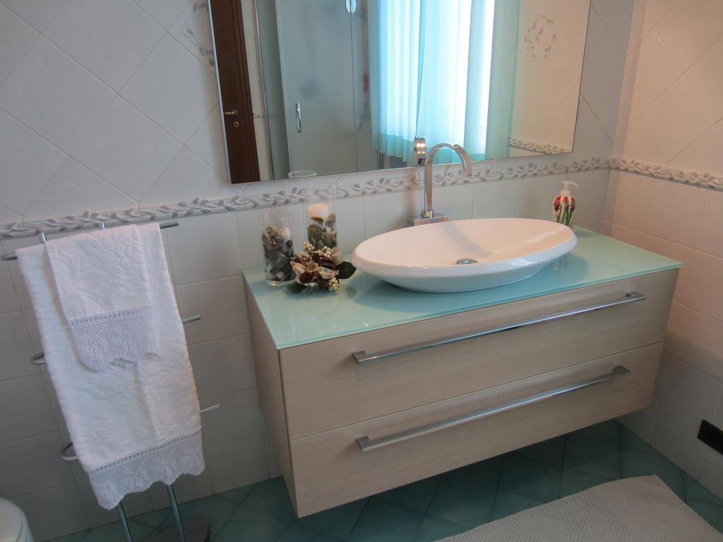 Marinella B&B Cornale Oda fotoğraf